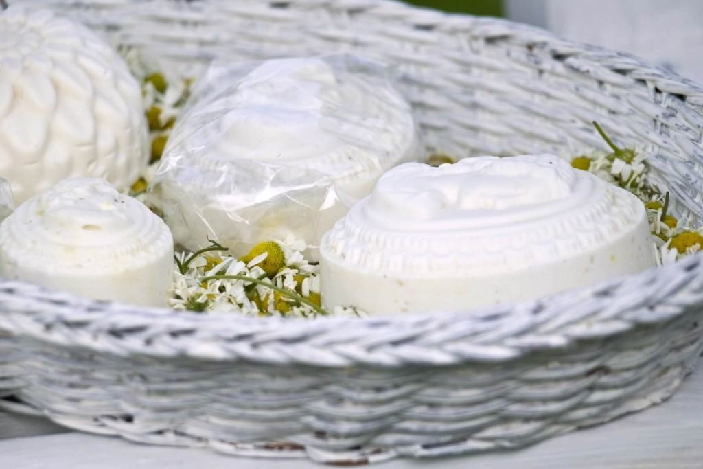 Thrifty natural cleaning alternatives