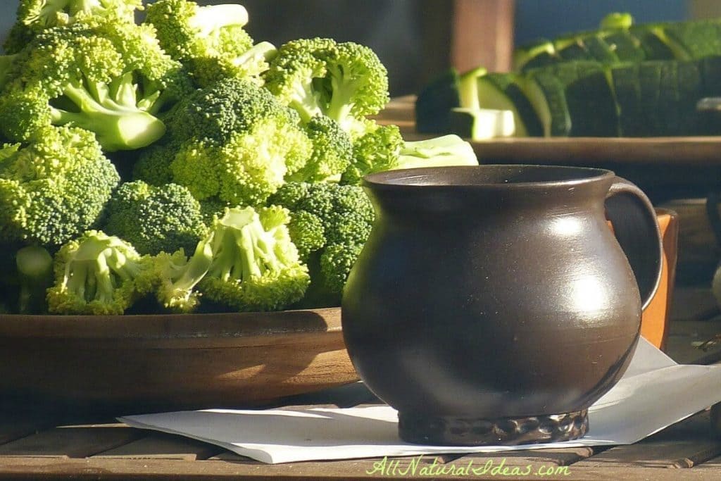 The foods you eat can create hormone imbalances. Luckily, these imbalances can be corrected by a moving to a hormone balancing diet plan. | allnaturalideas.com