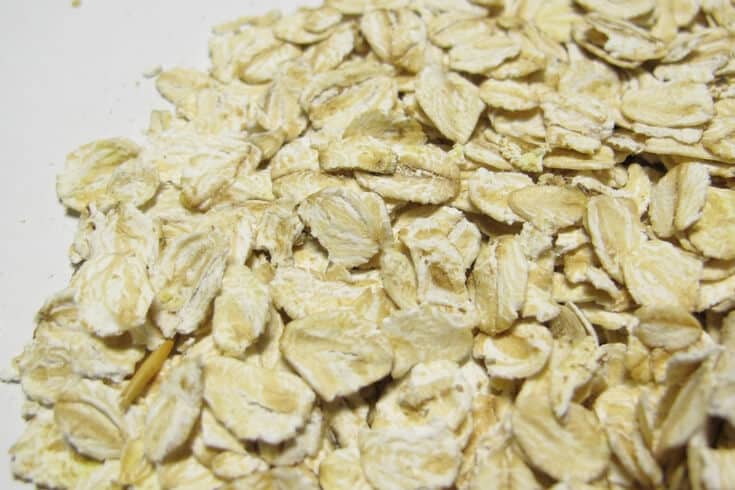 Using an oatmeal mask for acne